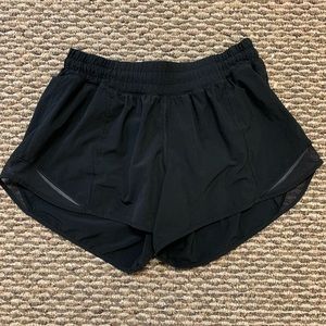 Lululemon Hotty Hot 4” short